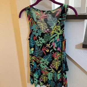 Latched Mama tank with side nursing access